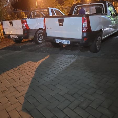 Ayana Bnb Bloemfontein Buitenkant foto