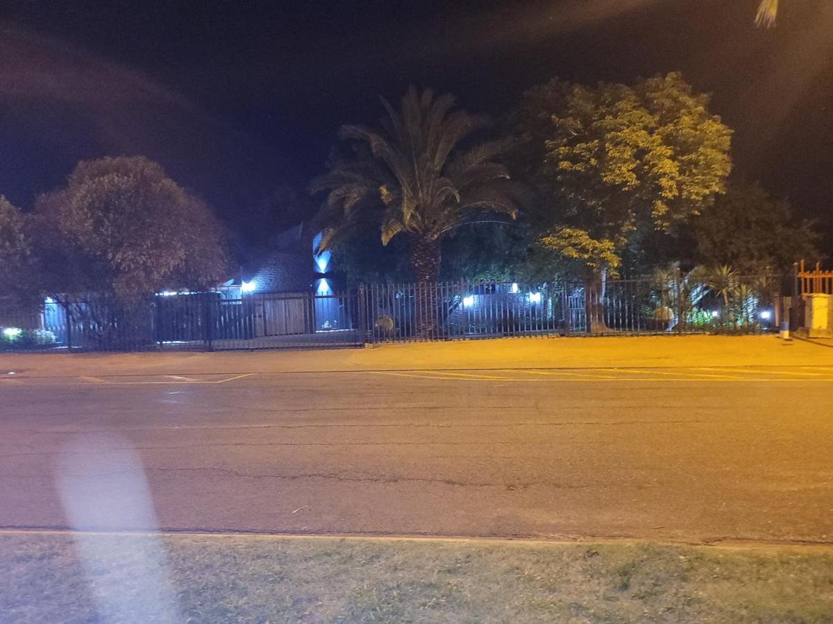 Ayana Bnb Bloemfontein Buitenkant foto